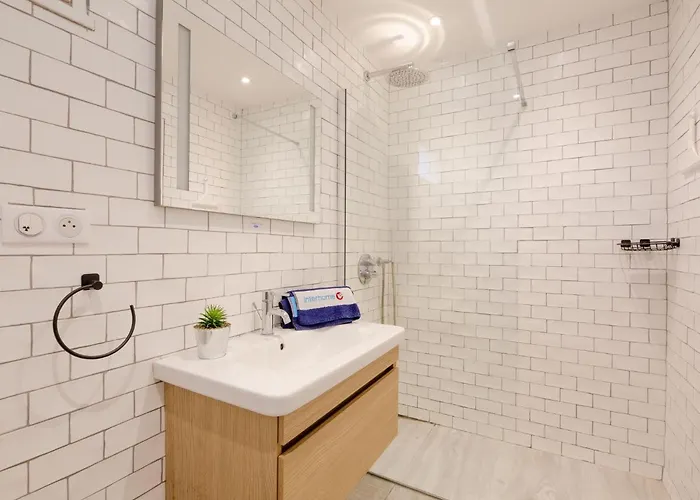 Les Gemeaux By Interhome Saint-Raphaël