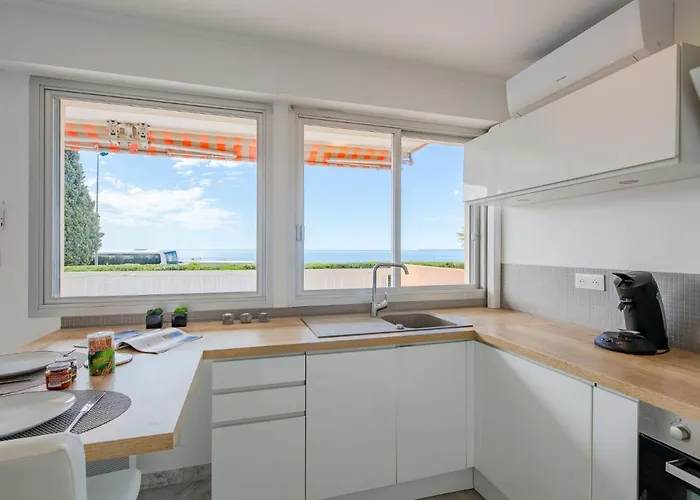 Les Gemeaux By Interhome Saint-Raphaël