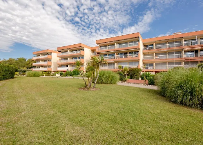 Les Gemeaux By Interhome Saint-Raphaël